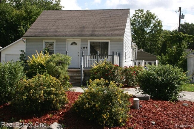 Building Photo - 3268 Troy Ave