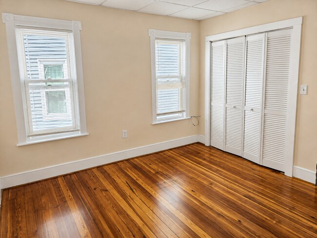 15 Oakland Ave Unidad 3 – Three-Bedroom Apartment