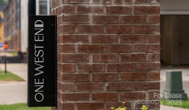 Photo - 333 Rozzells Cir