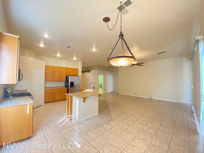 Photo - 3 br, 2 bath House - 281 Turtle Peak Ave