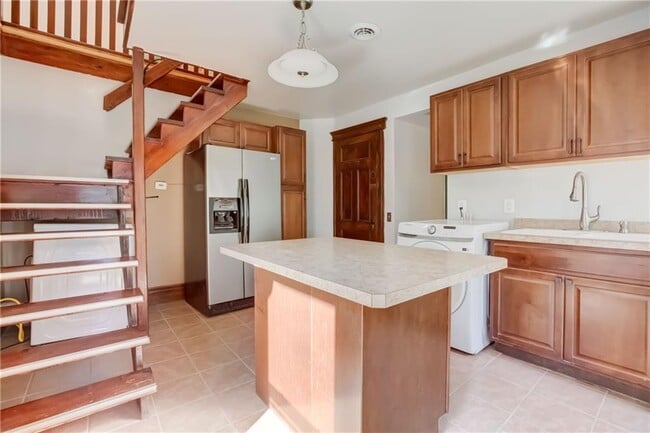 Photo - 32 Birch Crescent St Unit 3