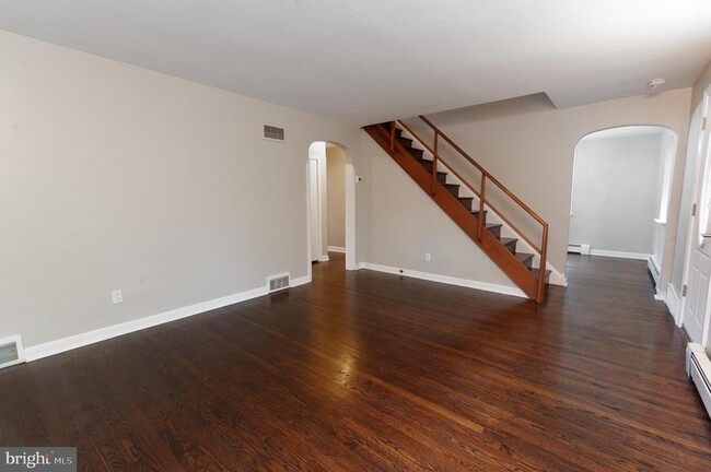 Photo - 1569 County Line Rd