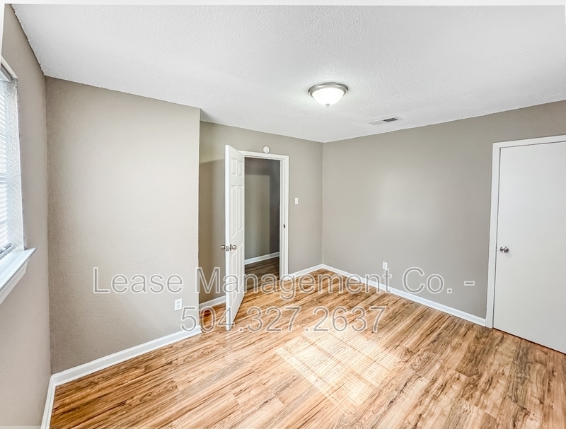 Photo - 321 Robinson Avenue - A