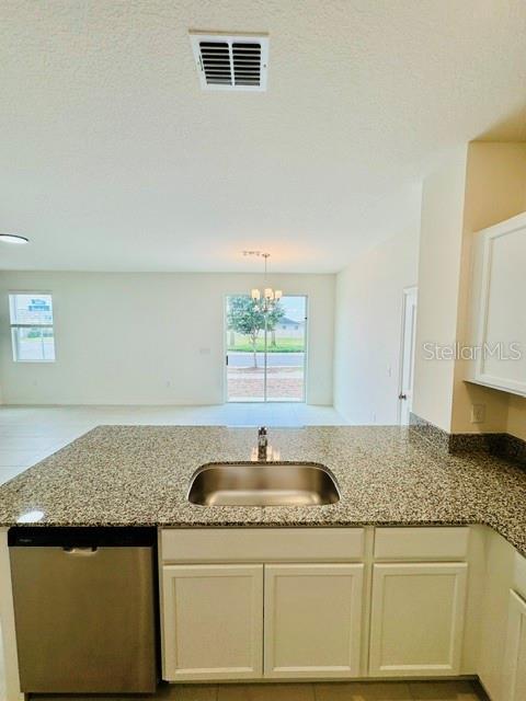 Photo - 754 Overpool Ave