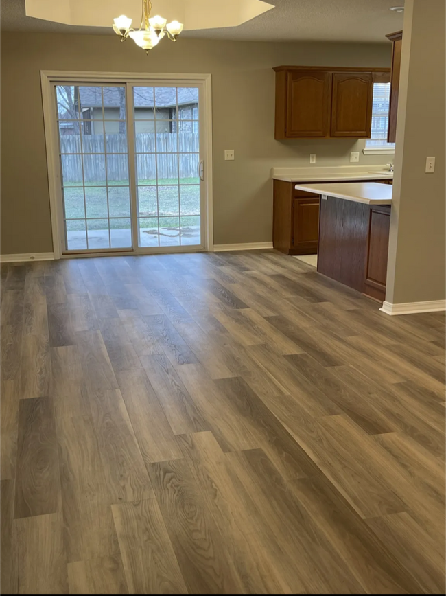 Photo - 1975 Montclair Ave