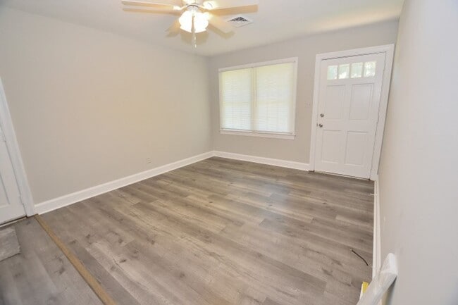 Photo - 608 E Cockrell St