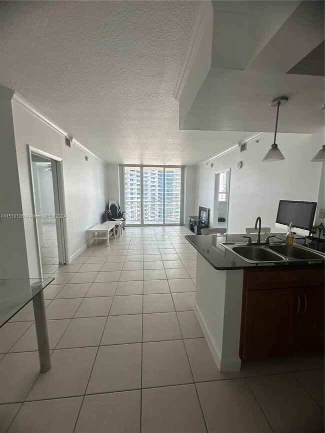 Photo - 2000 N Bayshore Dr Unidad 1505