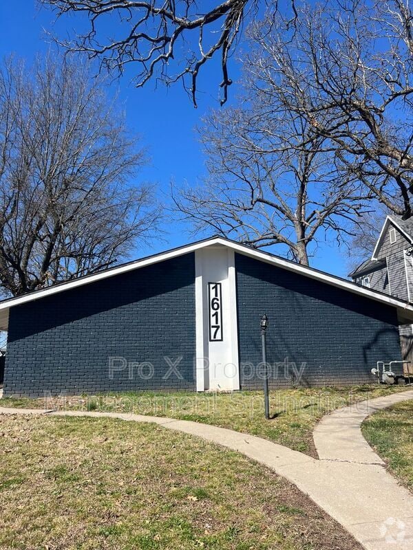 Building Photo - 1617 N Jefferson Ave Unit 3 Rental