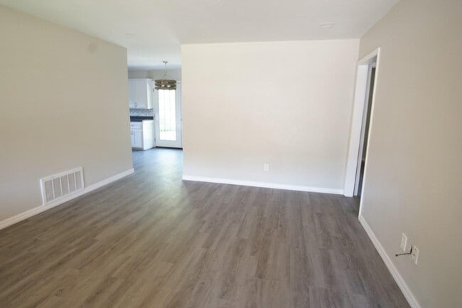 Photo - 2035 Allenhurst St