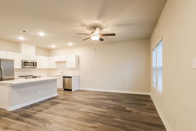 Photo - 345 N Centro Cir