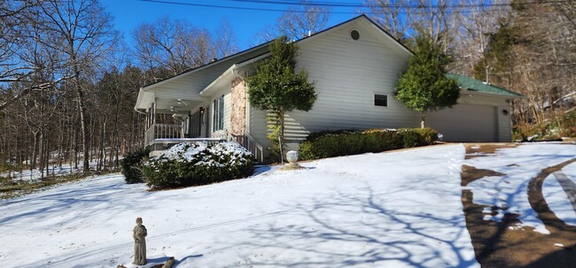 Photo - 107 Cherokee Rd House