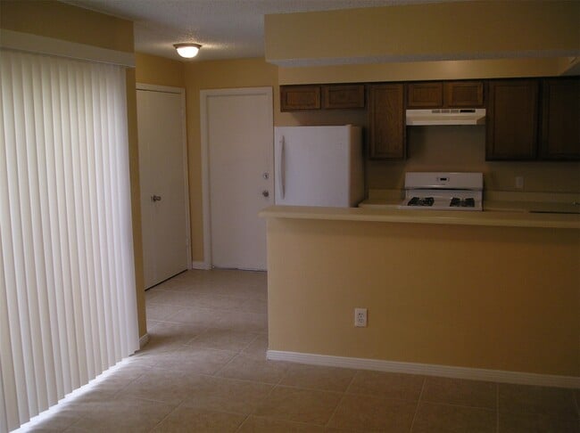 Photo - 5810 Twisted Pine Ct Unit B
