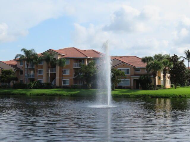 Building Photo - 181 SW Palm Dr Unit 206