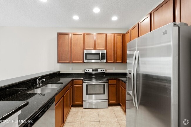 Building Photo - 13340 Ocean Mist Dr Rental