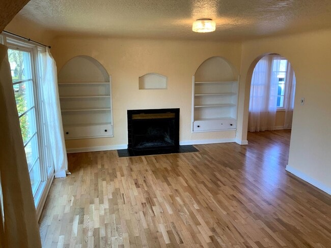 Photo - 4 Bedroom, 1.5 Bath House Unidad 1771 Lawrence Street