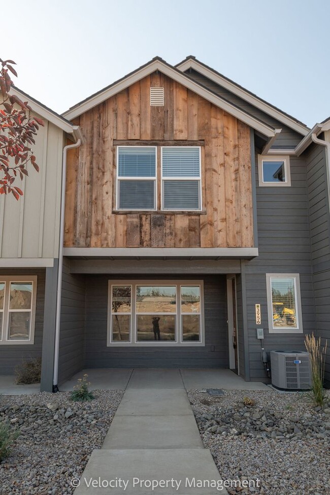 Beautiful New SW Redmond Townhome! Move in... - Beautiful New SW Redmond Townhome! Move in...