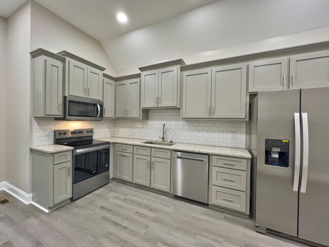 1210 Whitney St