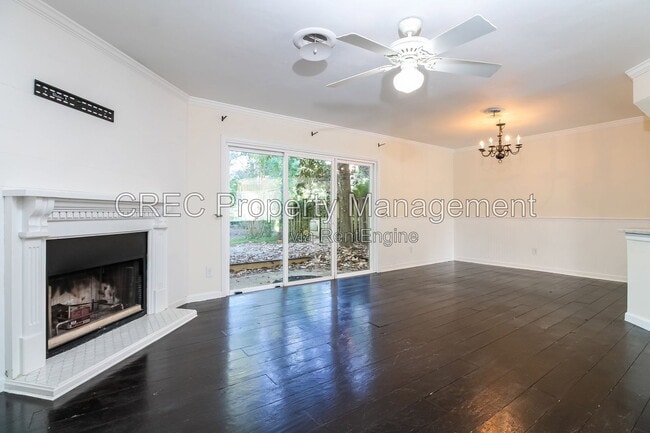 Photo - 2065 Emerald Terrace