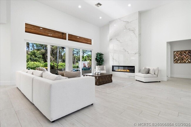 2313 Golf Brook Dr