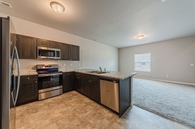Photo - STYLISH 3-BEDROOM TOWNHOME w/ A/C **LIKE N...
