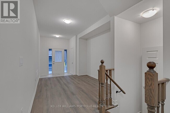 Photo - 481 Manhattan Common