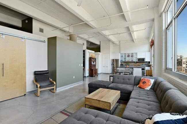 Photo - 700 N Washington Ave