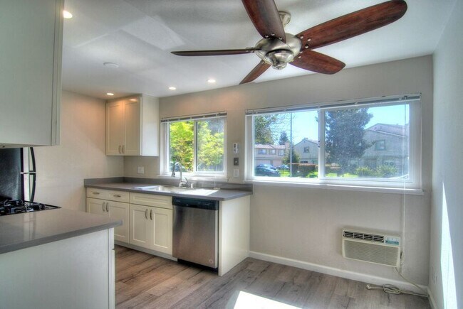 Photo - 300 Franciscan Ct Unit 12