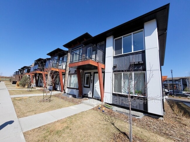 Photo - 446 Allard Blvd SW