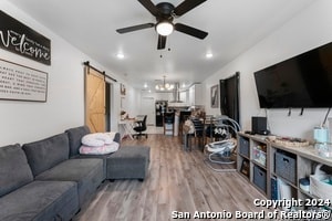 Photo - 928 Hedges St