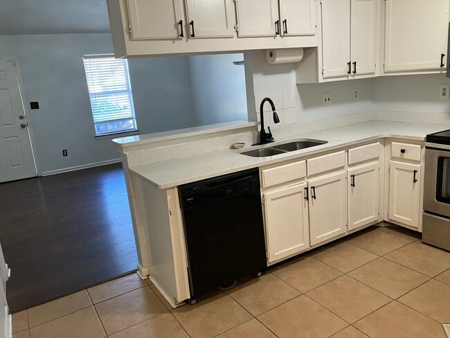 Photo - 7054 Foxhall Dr