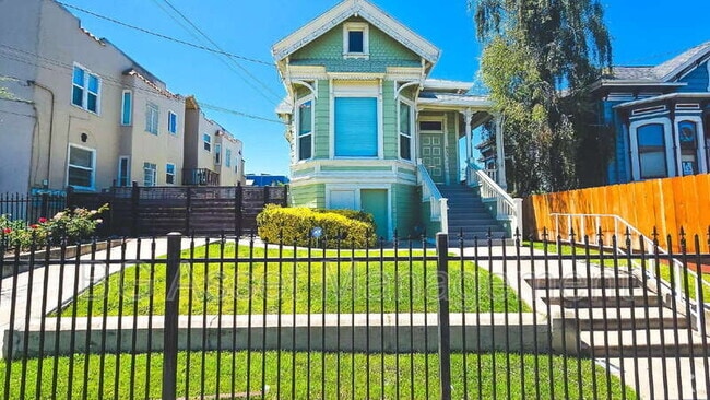 Building Photo - 1905 Filbert St Rental