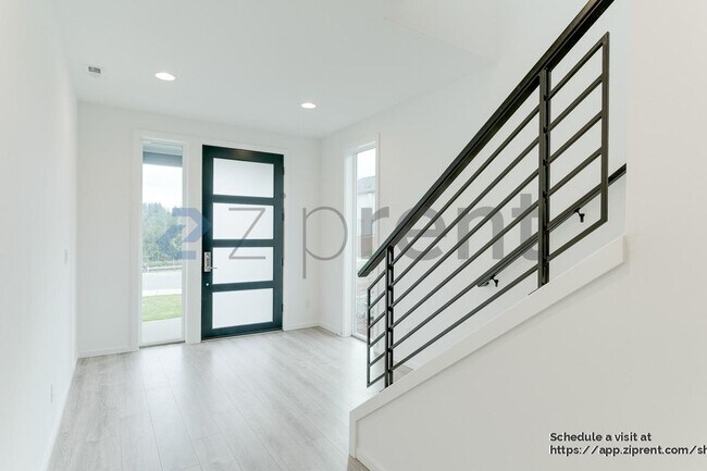 Photo - 16401 26th St E