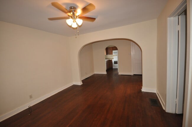 Photo - Apollo-Pre-Leasing Now for the Fall Semest...