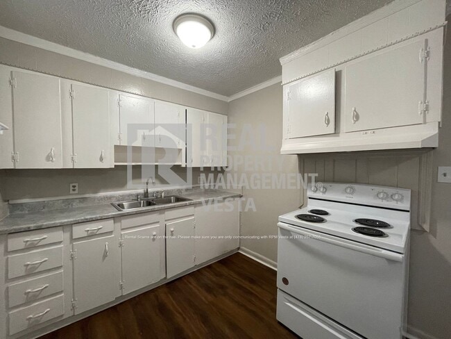 Photo - 2410 Dapleton Dr