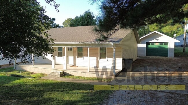 Photo - Charming 3 Bedroom, 2 Bath Home for Rent