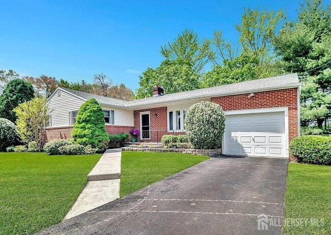 Building Photo - 12 Windsor Dr