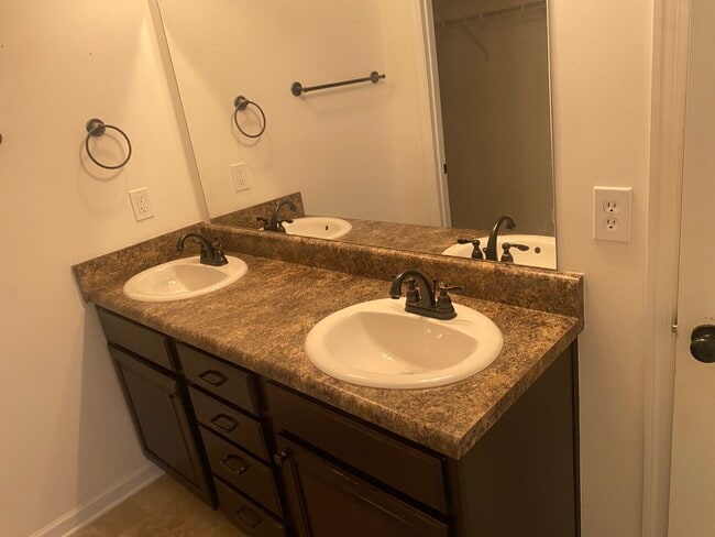 Photo - 160 Walkers Hill Rd