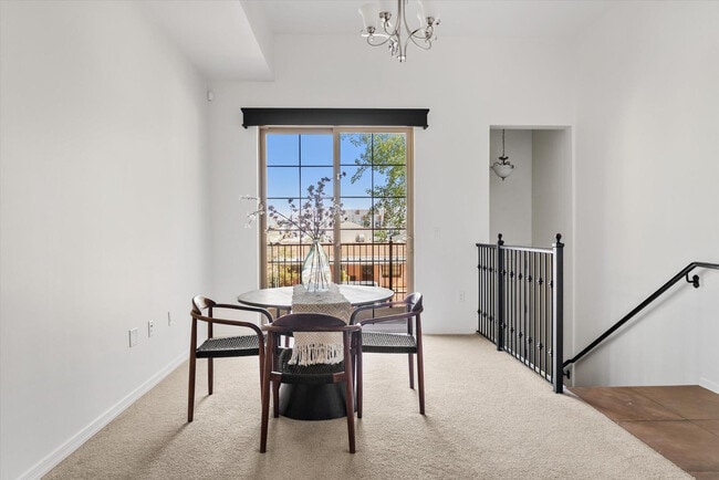 Photo - 421 W 6th St
