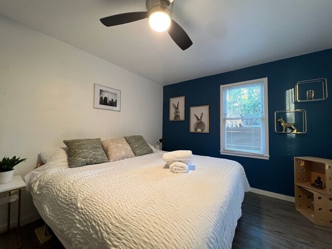 Photo - 211 Lessin Ln