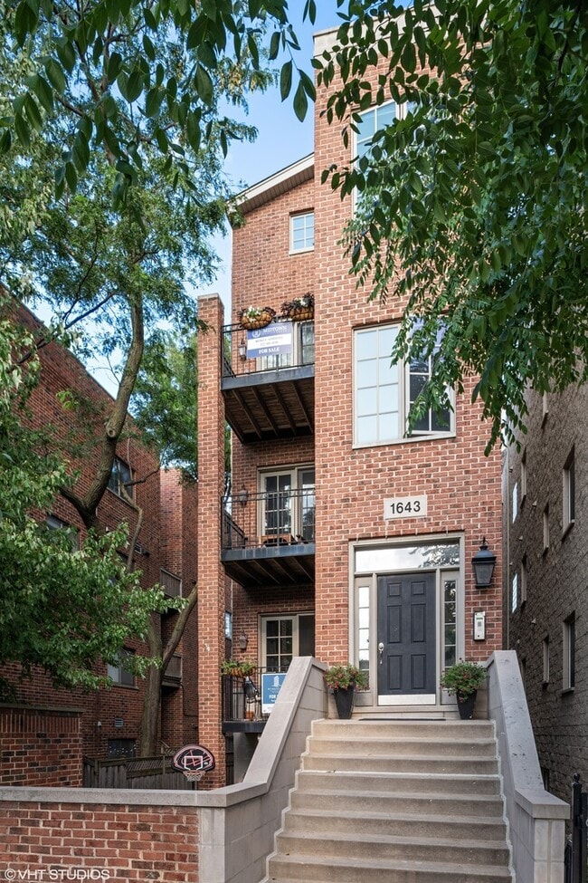 Photo - 1643 N Dayton St Unit 2F