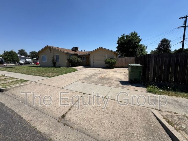 Photo - 495 N Perry Ave