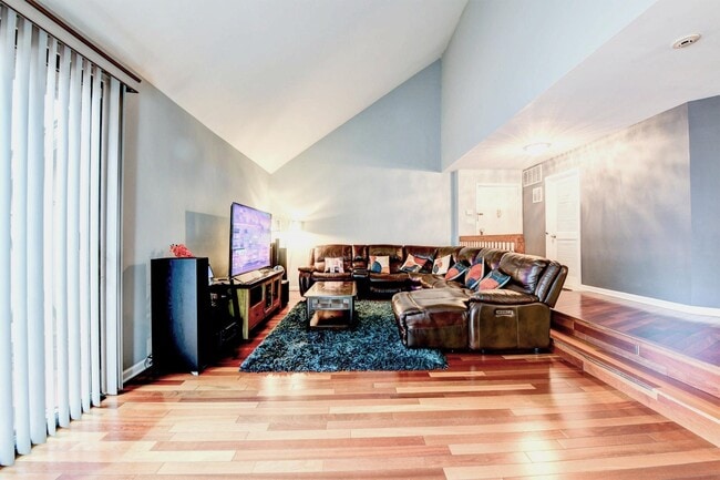 Building Photo - 572 Sanderling Ct