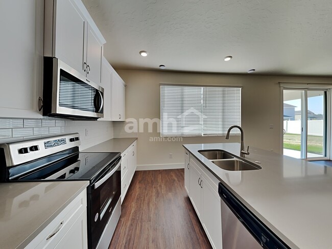 Photo - 1349 Marysville Ave