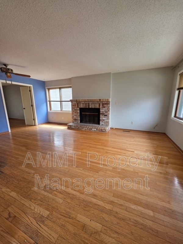 Photo - JR Real Estate: 848 Dover Street