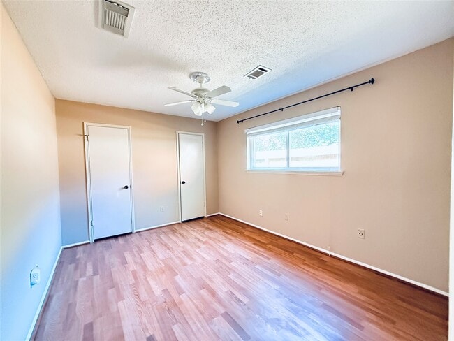 Photo - 16439 Hickory Knoll Dr