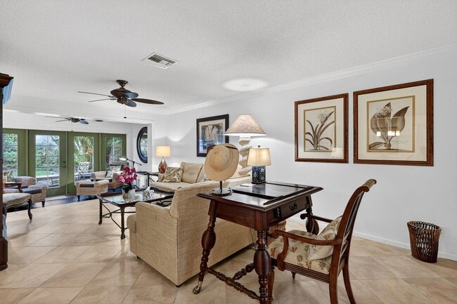 Photo - 318 SE 7th Ave Unit 3