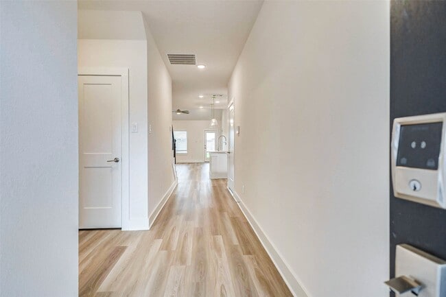Photo - 21734 Persian Lk Dr