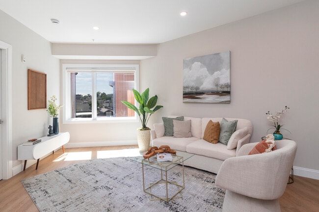 305 Lakeview Apartments