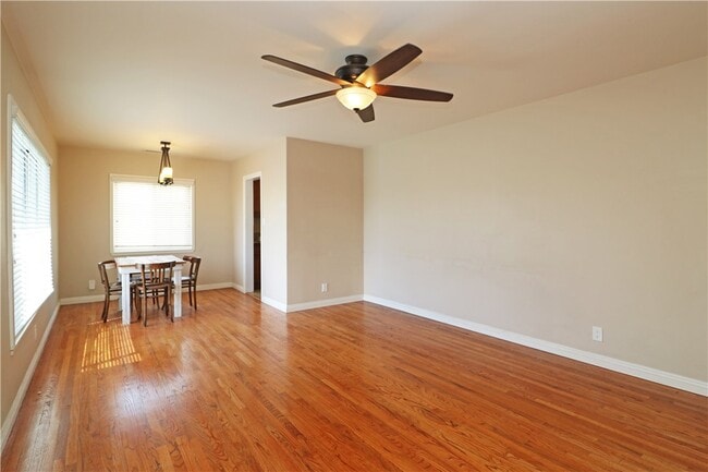 Photo - 412 Catalpa Ave