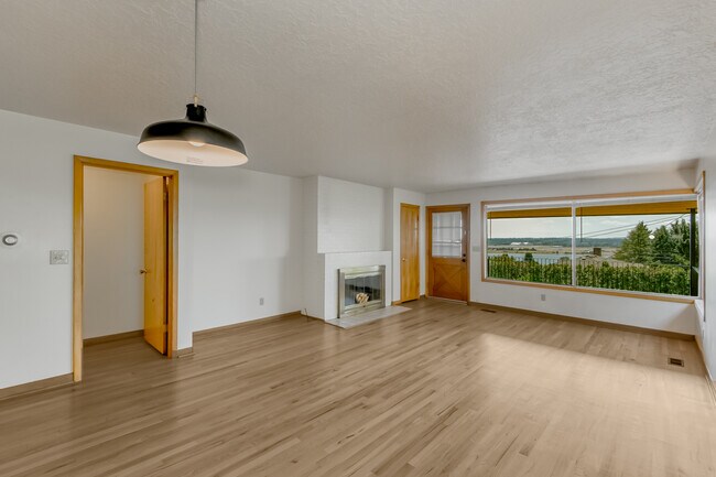 Photo - 6506 E Evergreen Blvd